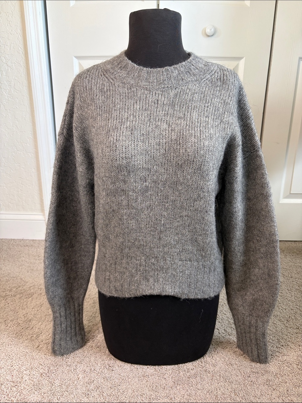 Cos Wool Alpaca Blend Cropped Grey Crew Neck Long Sleeve Sweater XS Cozy Fall